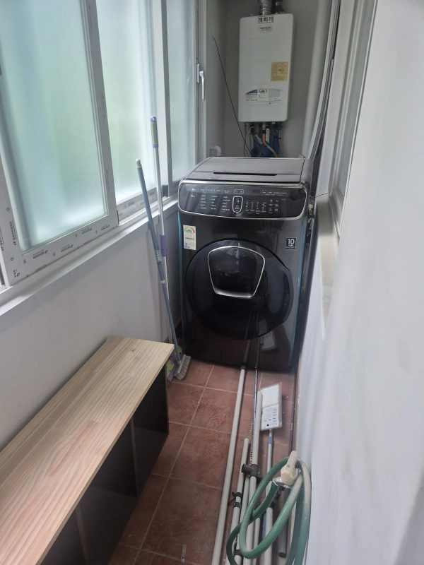 배관 주변까지 정돈한 보일러실 모습